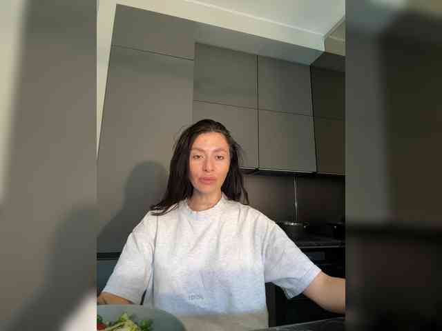 Lunadesire's cam show statistics and live stream