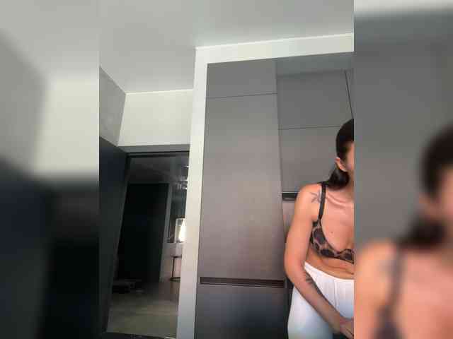 LunaDesire webcam