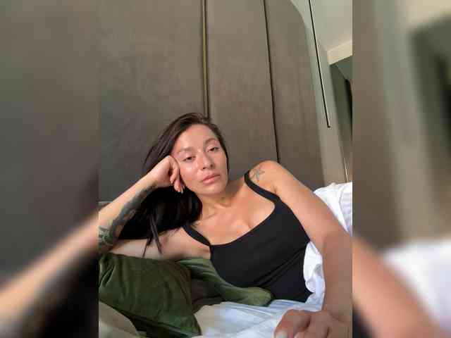 LunaDesire Sex Cam Show