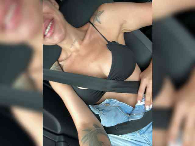 LunaDesire Live Webcam on BongaCams