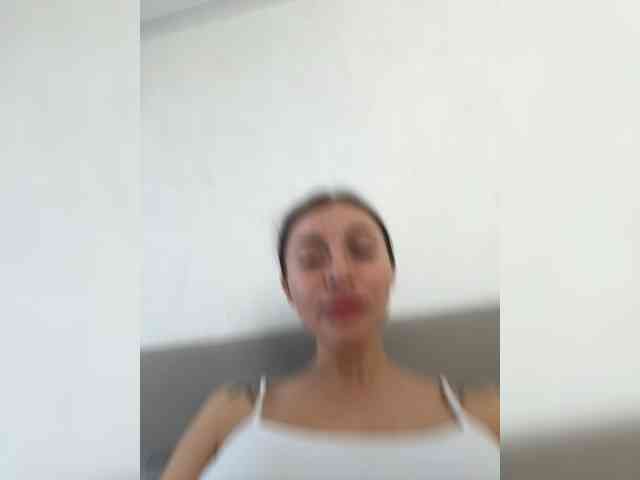 LunaDesire Live Webcam on BongaCams