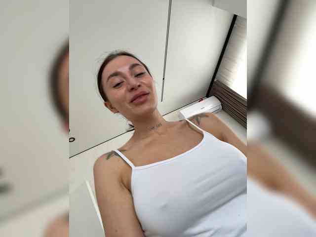 Модель: LunaDesire