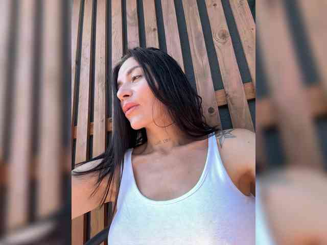LunaDesire Live Webcam on BongaCams