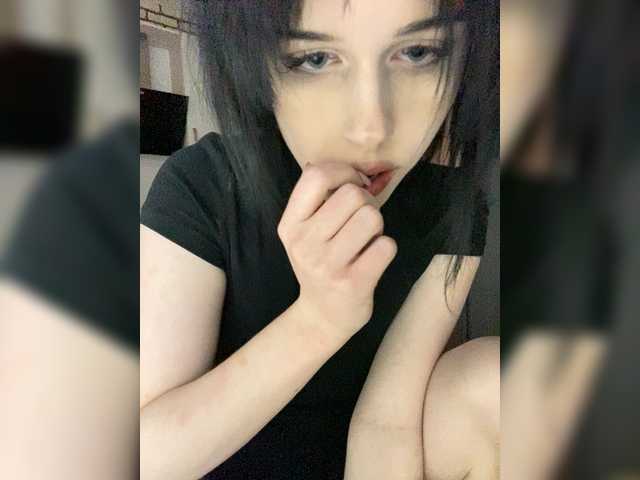 emog1rl's BongaCams show and profile