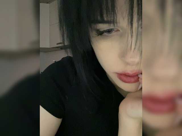 emog1rl's BongaCams show and profile