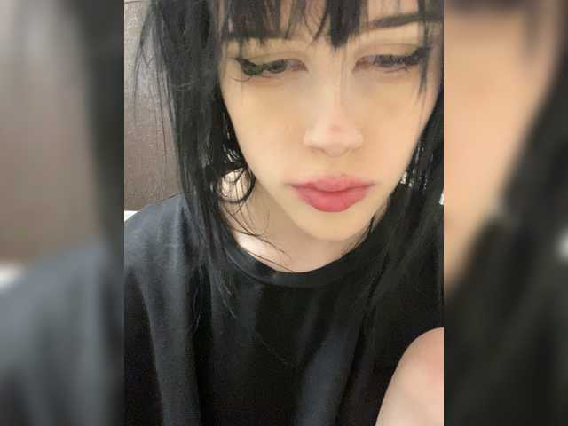 emog1rl's BongaCams show and profile