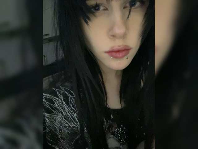 Preview of emogirl