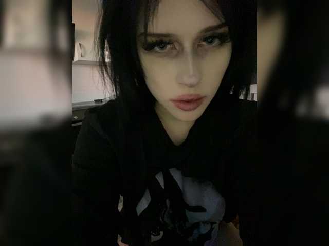 emogirl preview
