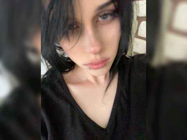 emog1rl cam belle