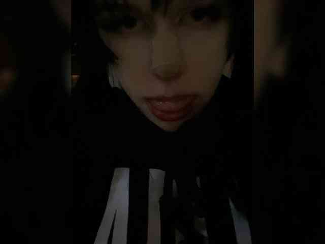 emogirl webcam