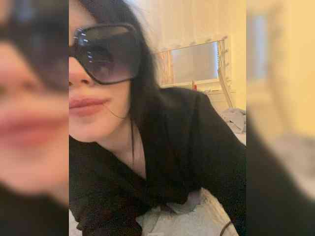 emogirl webcam