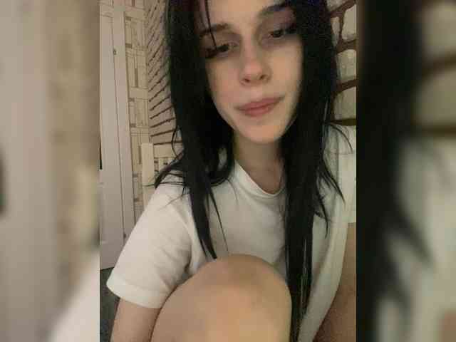 emogirl webcam