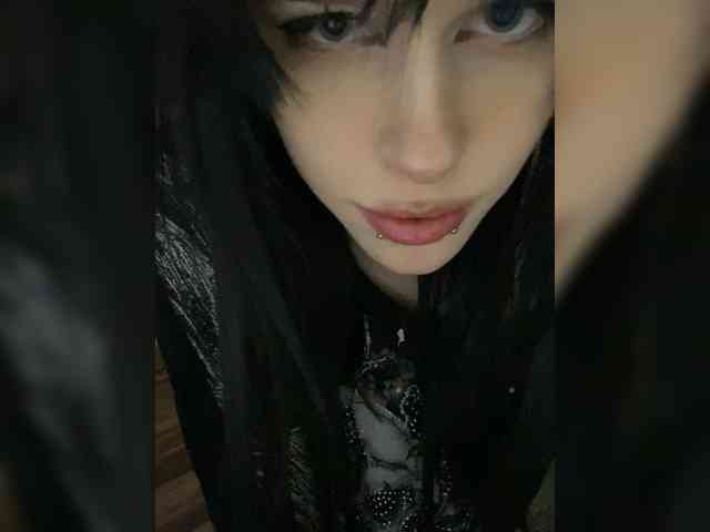 emogirl webcam