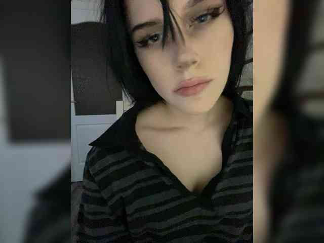 emogirl webcam