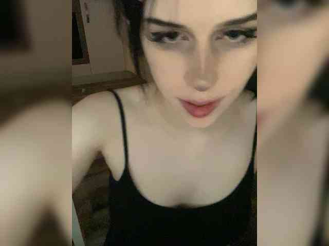 emogirl webcam