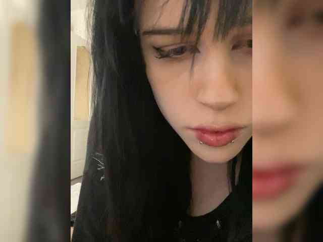 emogirl webcam