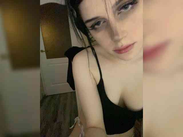 emogirl webcam