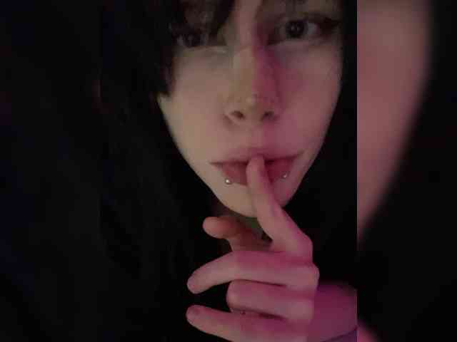 emogirl webcam