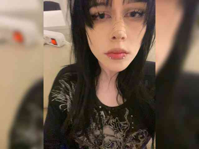 emogirl webcam