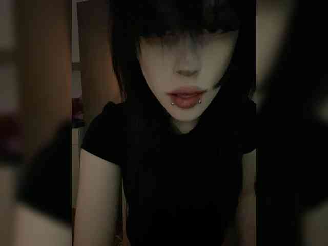 emogirl webcam
