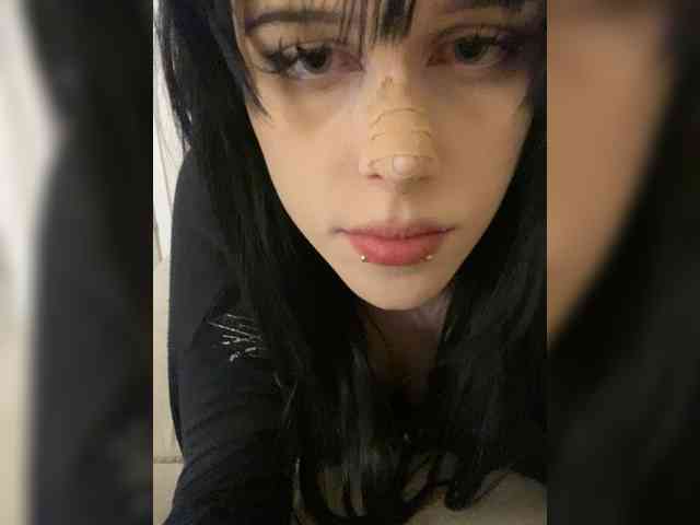 emogirl webcam