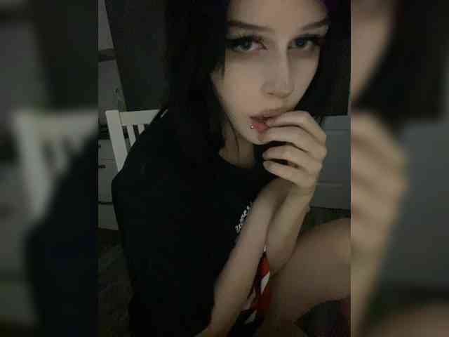 emogirl webcam
