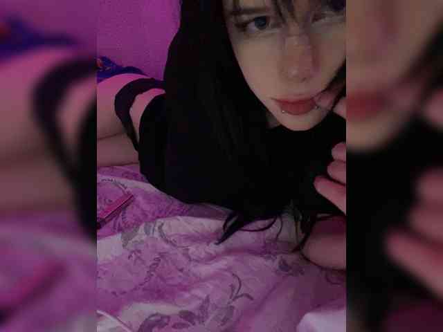 emogirl webcam