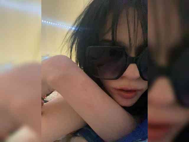 emogirl webcam