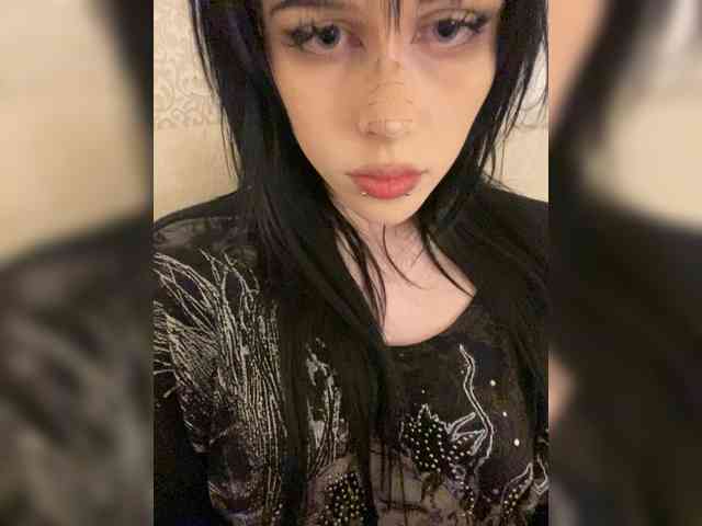 emogirl webcam