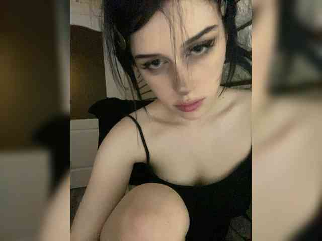 emogirl webcam
