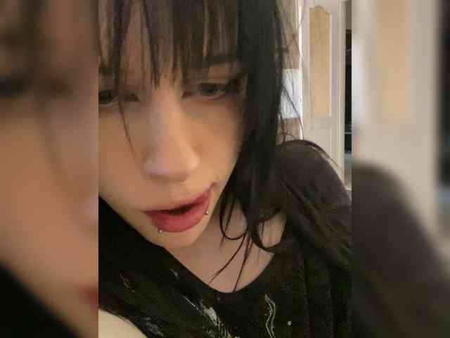 emogirl webcam