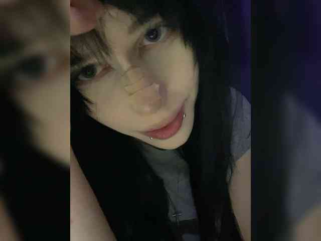 emogirl webcam