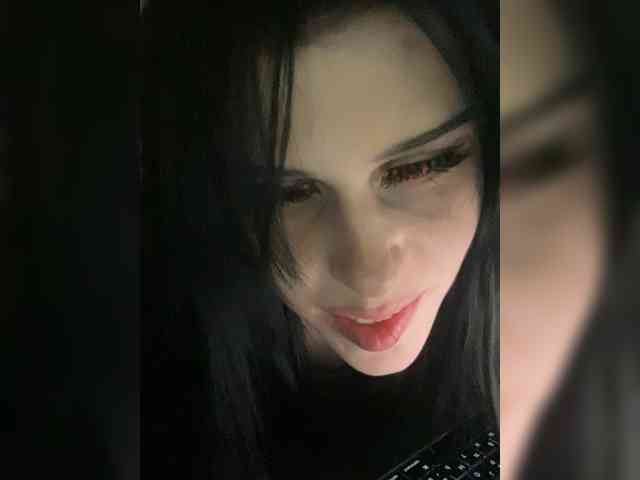 emogirl webcam