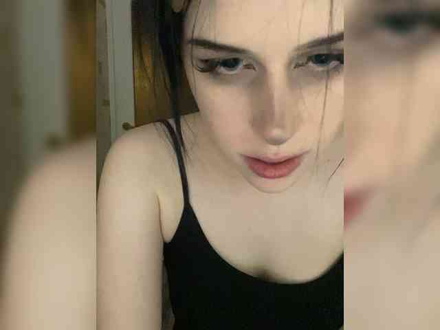emogirl webcam