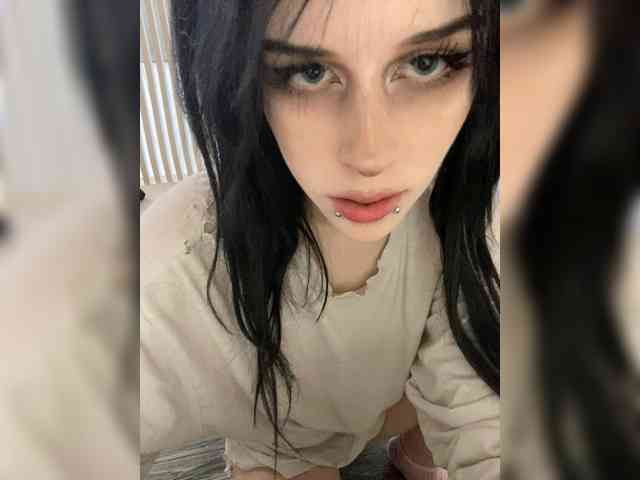 emogirl webcam