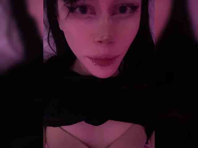 emogirl webcam