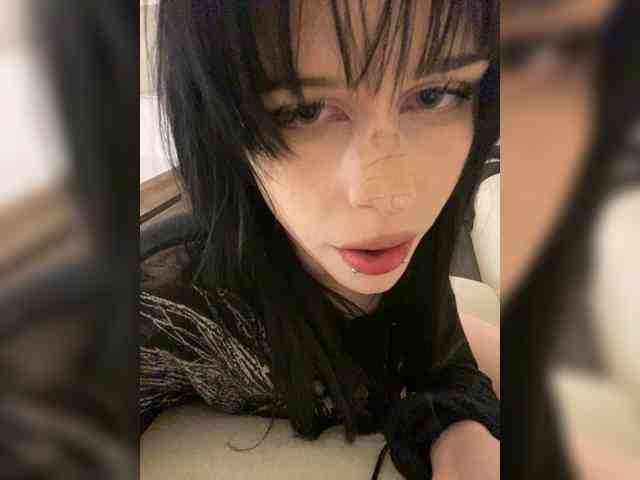 emogirl webcam