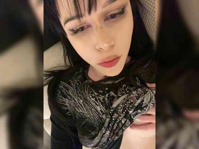 emogirl webcam