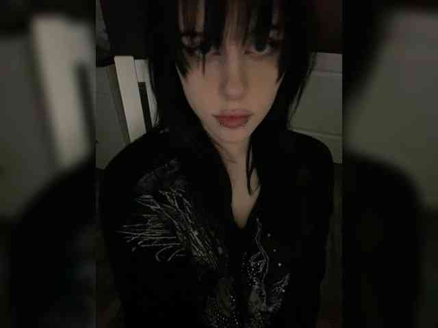 emogirl webcam