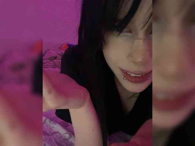 emogirl webcam