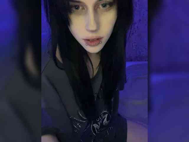 emogirl webcam