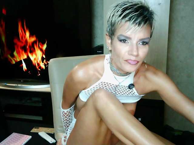Alice69Sochi live cam on BongaCams