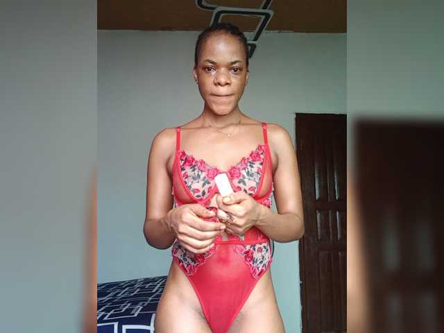 GlobeTrottieHottie1 live cam on BongaCams