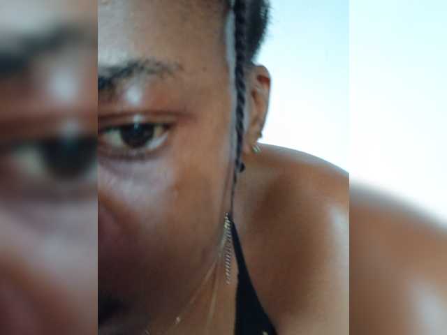 GlobeTrottieHottie1 live cam on BongaCams