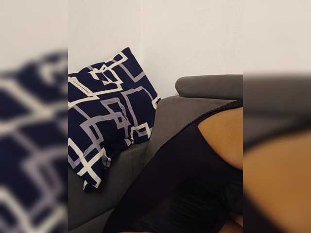 GlobeTrottieHottie1 live cam on BongaCams