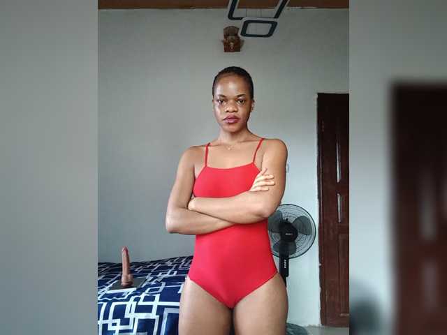 GlobeTrottieHottie1, live now on BongaCams