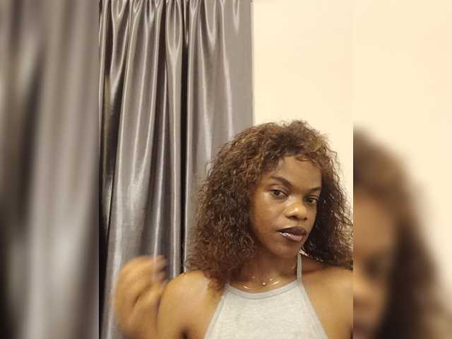 GlobeTrottieHottie1 live cam on BongaCams