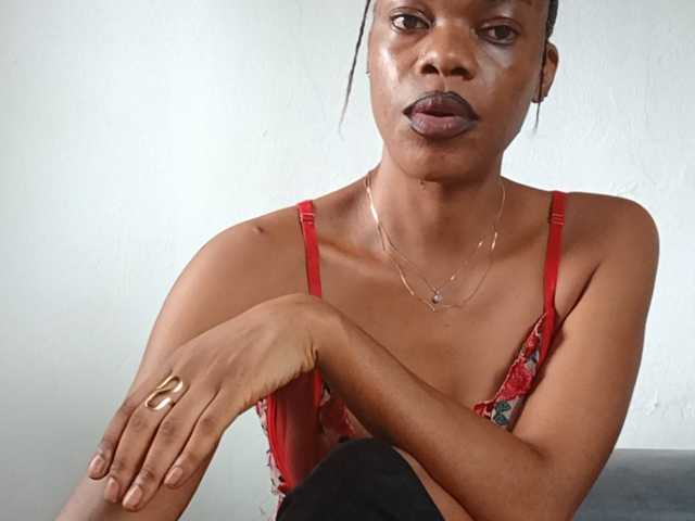 GlobeTrottieHottie1 live cam on BongaCams