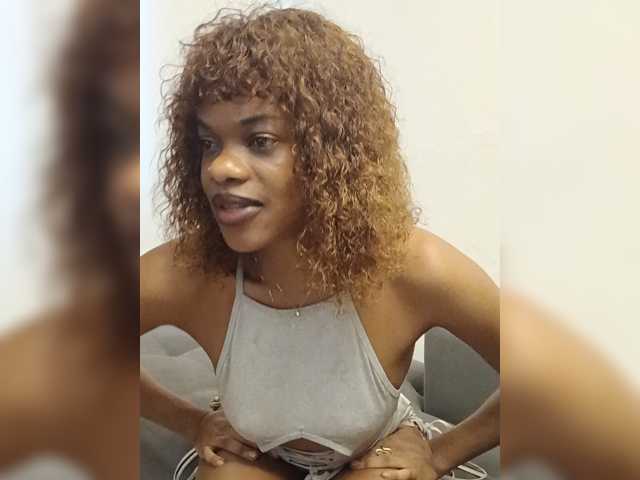 GlobeTrottieHottie1 live cam on BongaCams