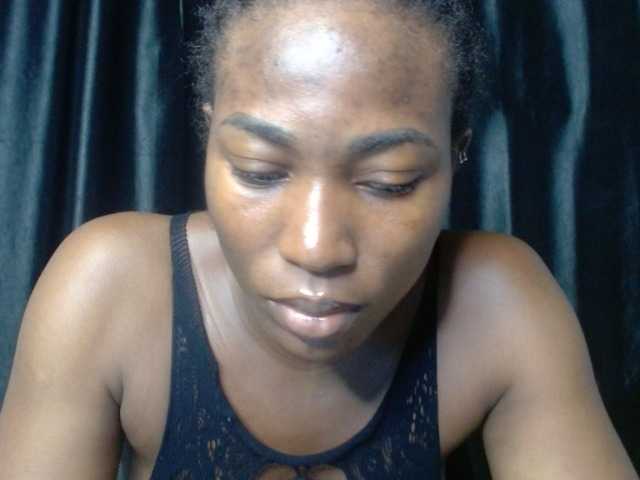 Cherryredcunt live cam on BongaCams